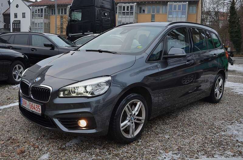 Mineralgrau metallic Gebraucht 2016 BMW 220 Gran Tourer Sport Line Van / Kleinbus | 15.950 € (Etwas zu teuer) - Bild 1/4