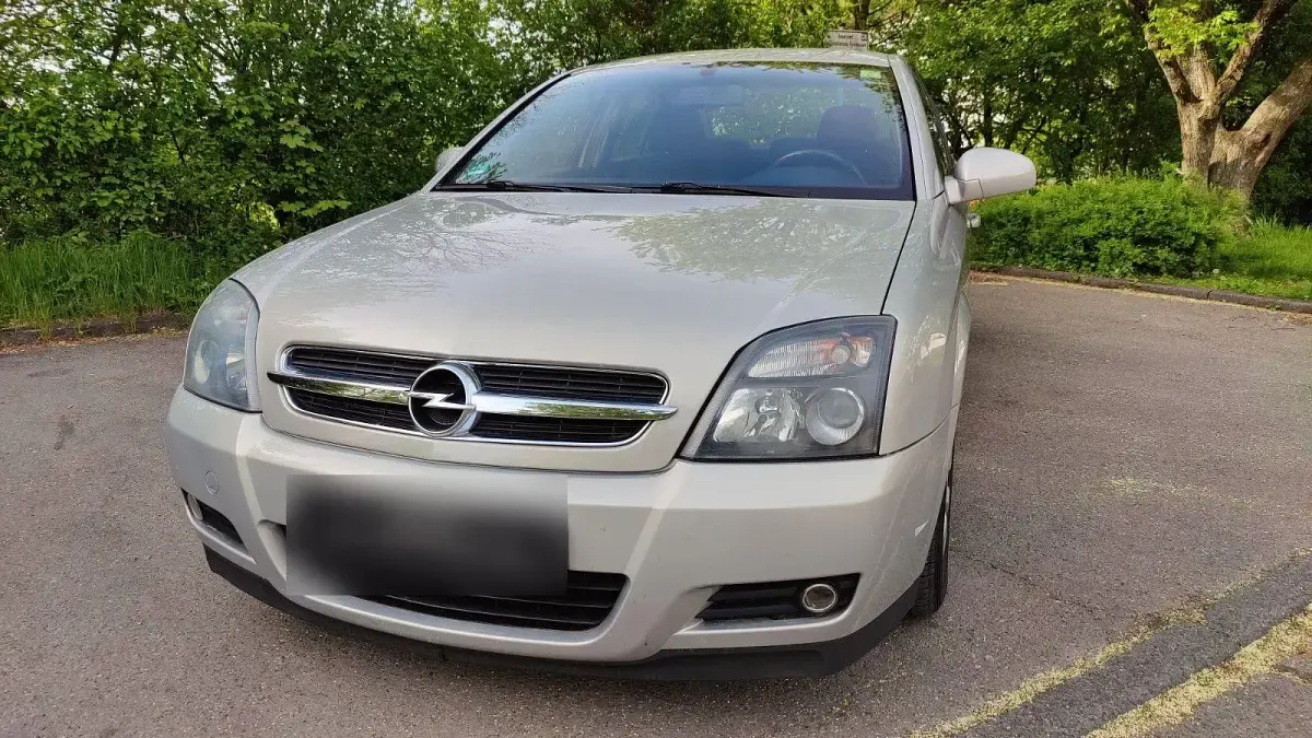 Usata Opel Vectra 101 CV (74 kW) 2005 Argento Berlina