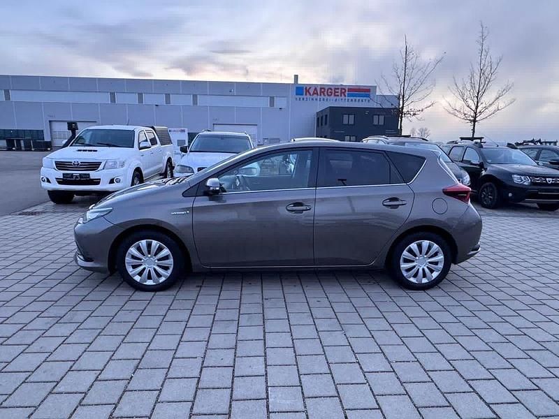 Gebraucht Toyota Auris Hybrid Comfort 99 PS (72 kW) 2017 Grau Limousine