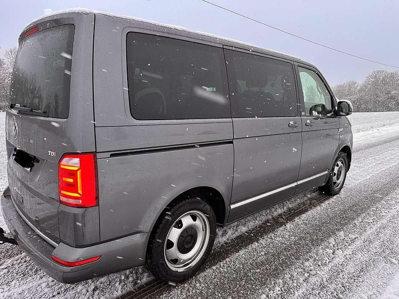 Second-hand VW T6 150 CP (110 kW) 2016 Gri Van