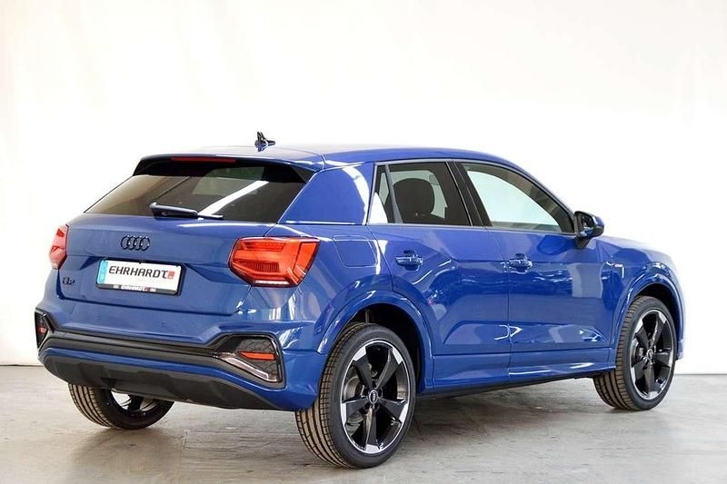 Neu Audi Q2 S-Line 150 PS (110 kW) 2025 Blau SUV