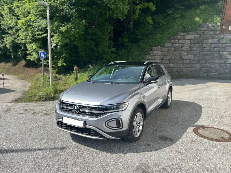 Silber Gebraucht 2023 VW T-Roc Style SUV | 25.900 € (Guter Preis) - Bild 1/4