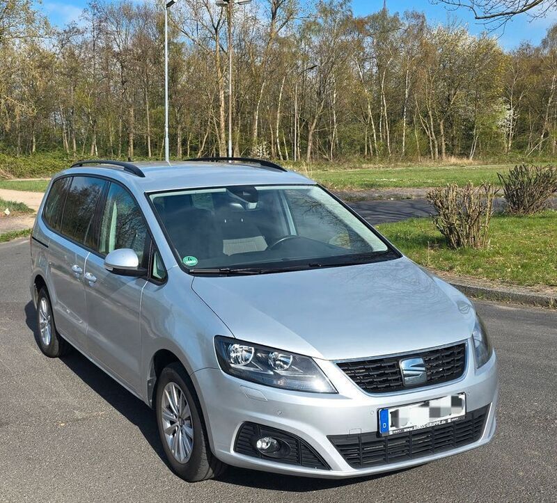 Silber Gebraucht 2020 Seat Alhambra Style Van / Kleinbus | 17.850 € (Superpreis) - Bild 1/4