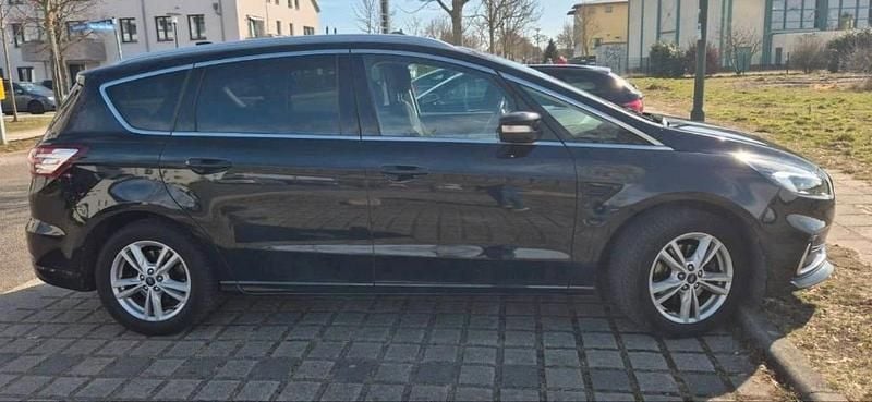 Gebraucht Ford S-MAX Titanium 150 PS (110 kW) 2021 Schwarz Van / Kleinbus