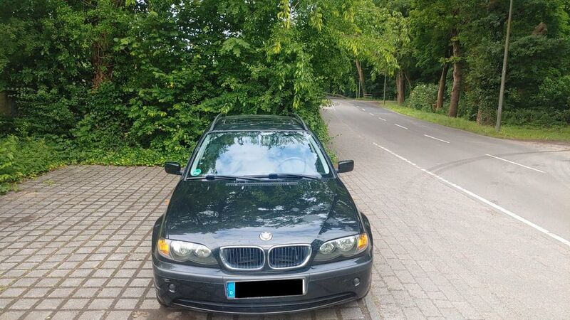Schwarz Gebraucht 2005 BMW 320 Kombi | 1.000 € (Superpreis) - Bild 1/4