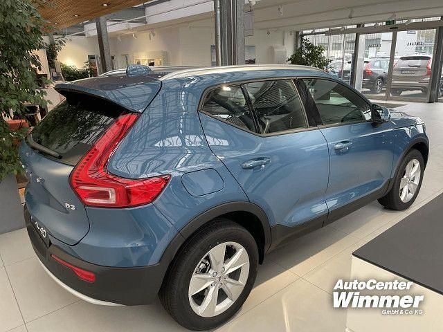 Gebraucht Volvo XC40 Core 163 PS (119 kW) 2023 Blau SUV