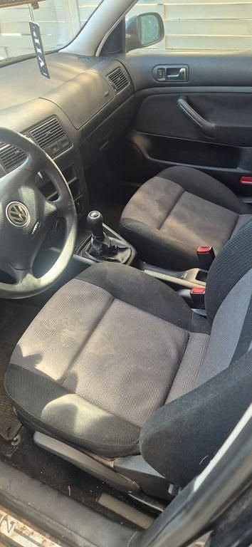 Gebraucht VW Golf IV Basis 75 PS (55 kW) 2001 Schwarz Limousine
