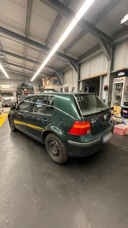 Gebraucht VW Golf IV 75 PS (55 kW) 1998 Grün Kleinwagen