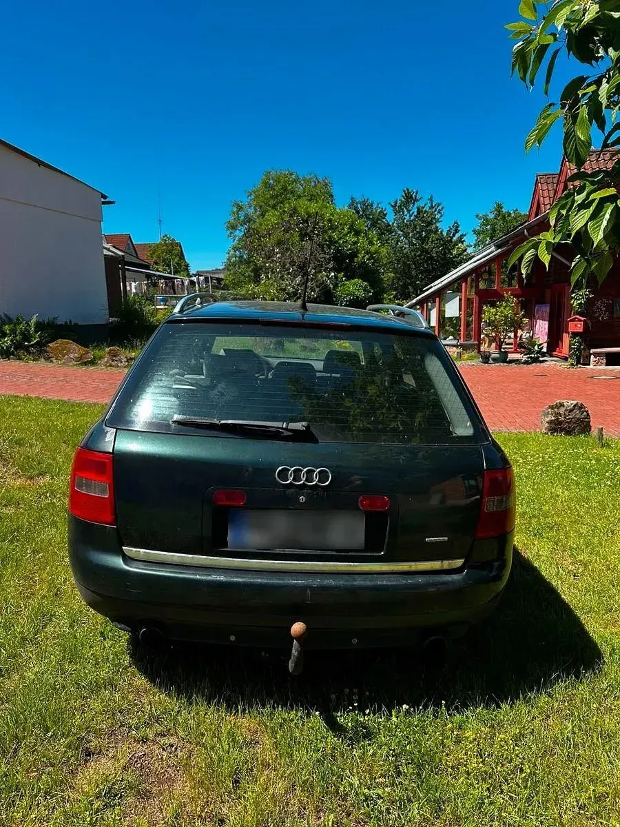 Gebraucht Audi A6 220 PS (161 kW) 2002 Grün Kombi
