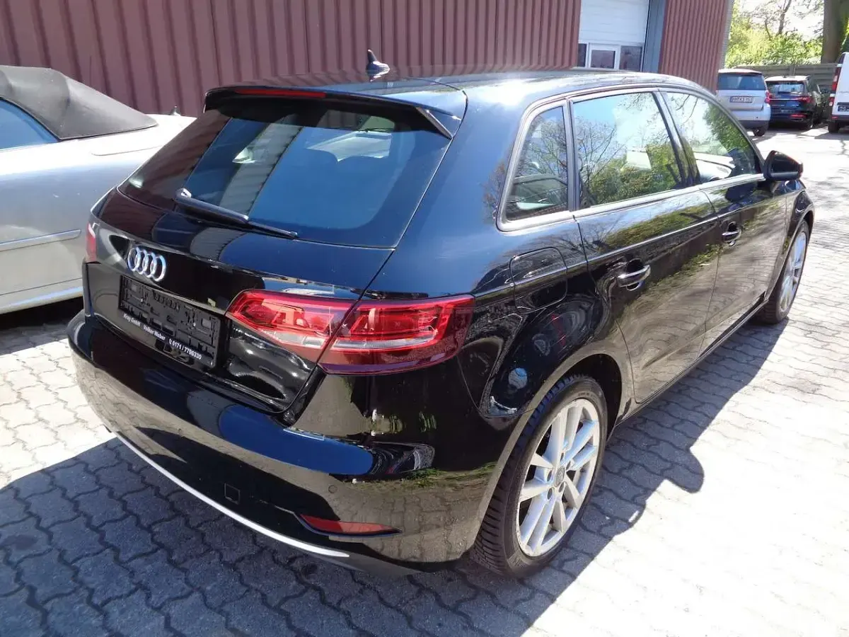 Gebraucht Audi A3 Performance 116 PS (85 kW) 2019 Schwarz Limousine