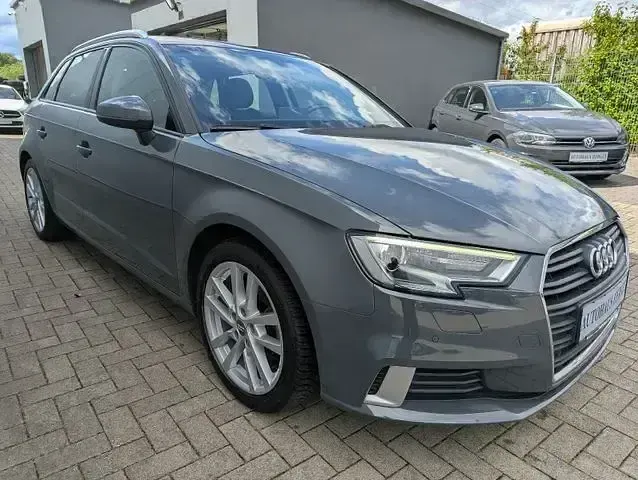 Gebraucht Audi A3 Sport 150 PS (110 kW) 2019 Nanograu Limousine