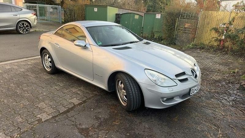 Gebraucht Mercedes SLK200 163 PS (119 kW) 2007 Silber Cabrio