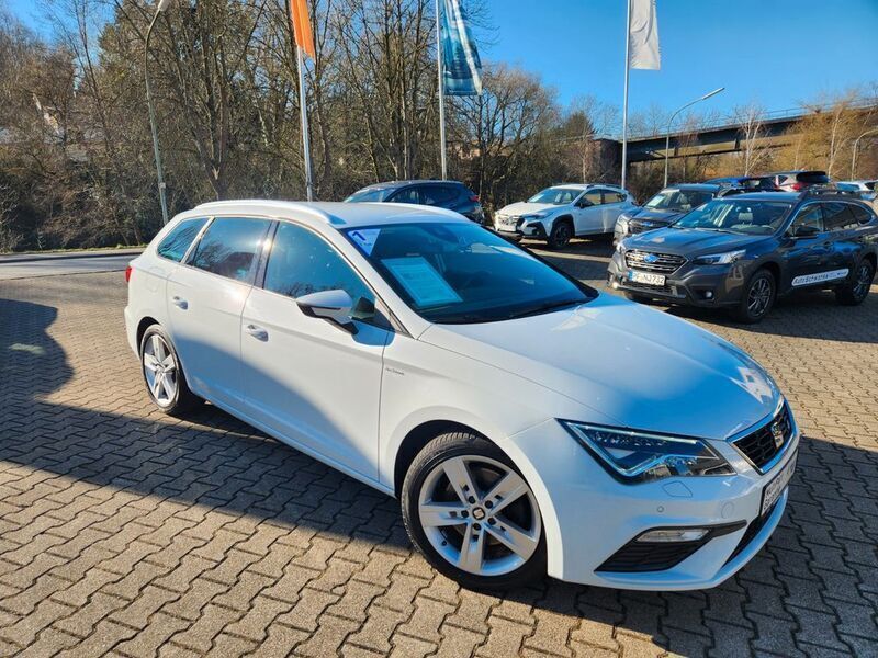 Weiß Gebraucht 2017 Seat Leon ST FR Kombi | 16.990 € (Fairer Preis) - Bild 1/4