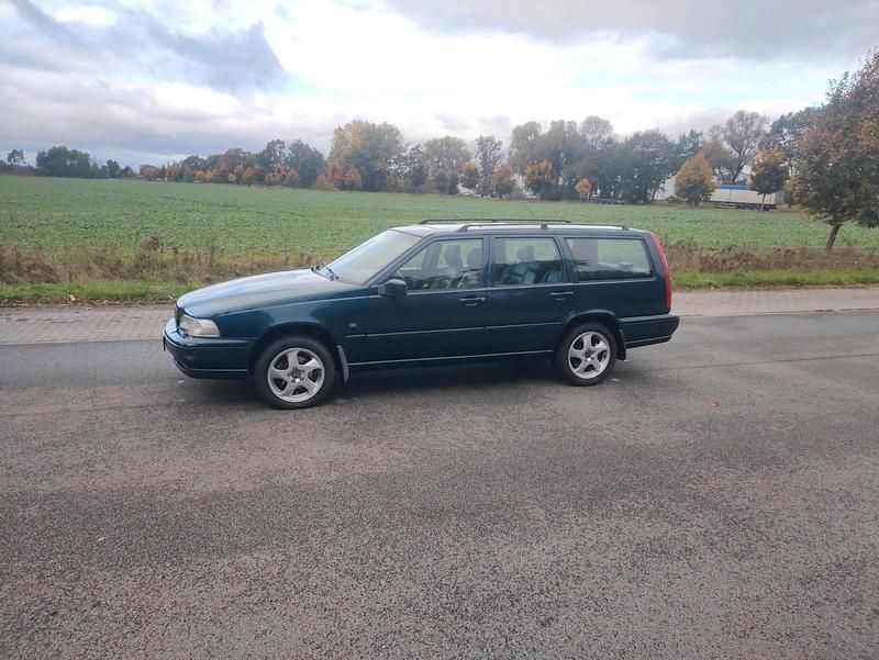 Blau Gebraucht 1998 Volvo V70 Kombi | 2.300 € (Fairer Preis) - Bild 1/4