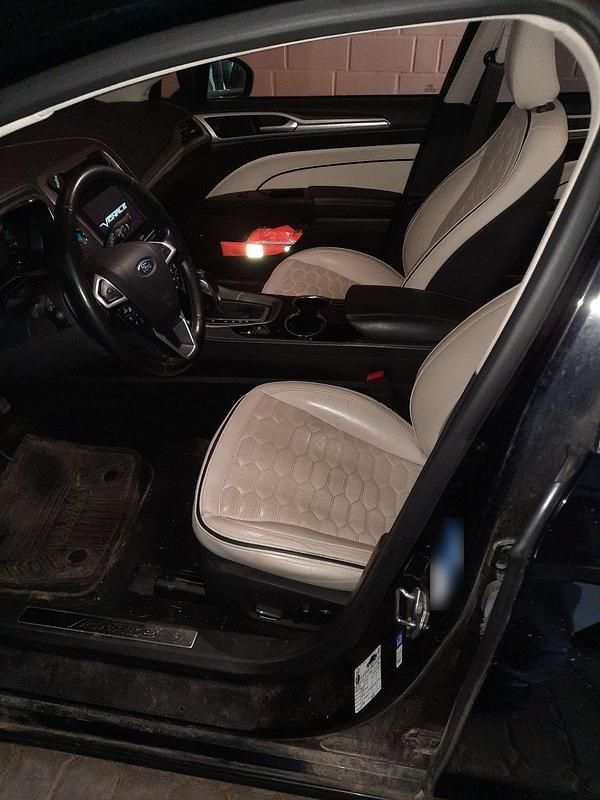 Gebraucht Ford Mondeo Vignale 179 PS (131 kW) 2017 Schwarz Kombi