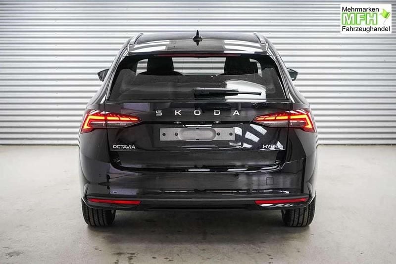 Nowe Skoda Octavia Selection 150 KM (110 kW) 2025 Czarny Kombi