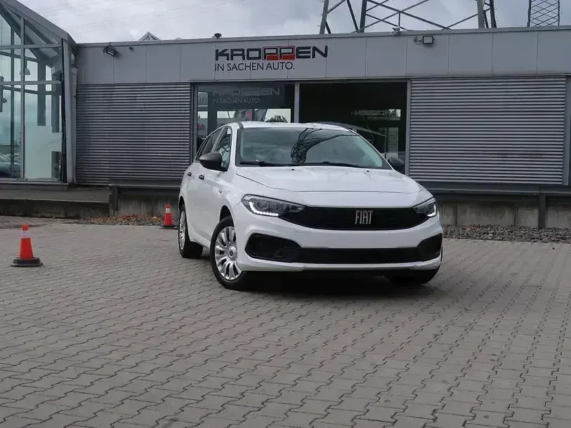 Gebraucht Fiat Tipo Life 131 PS (96 kW) 2024 Cinema schwarz Kombi
