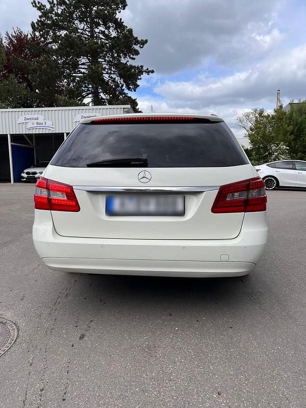 Gebraucht Mercedes E250 170 PS (125 kW) 2010 Weiß Kombi