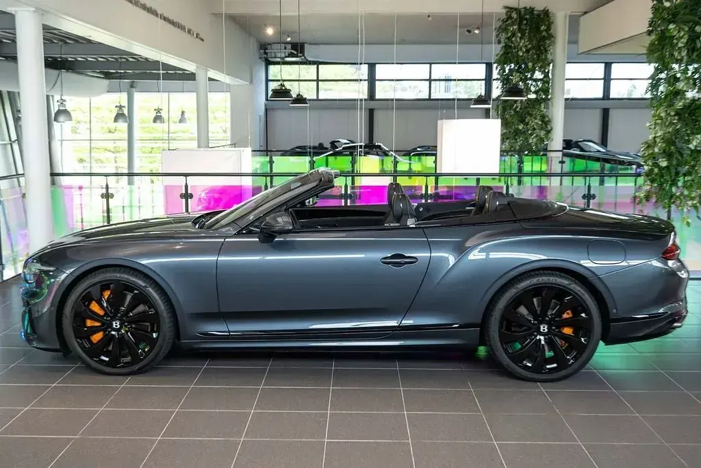 Gebraucht Bentley Continental 519 PS (381 kW) 2026 Grau Cabrio