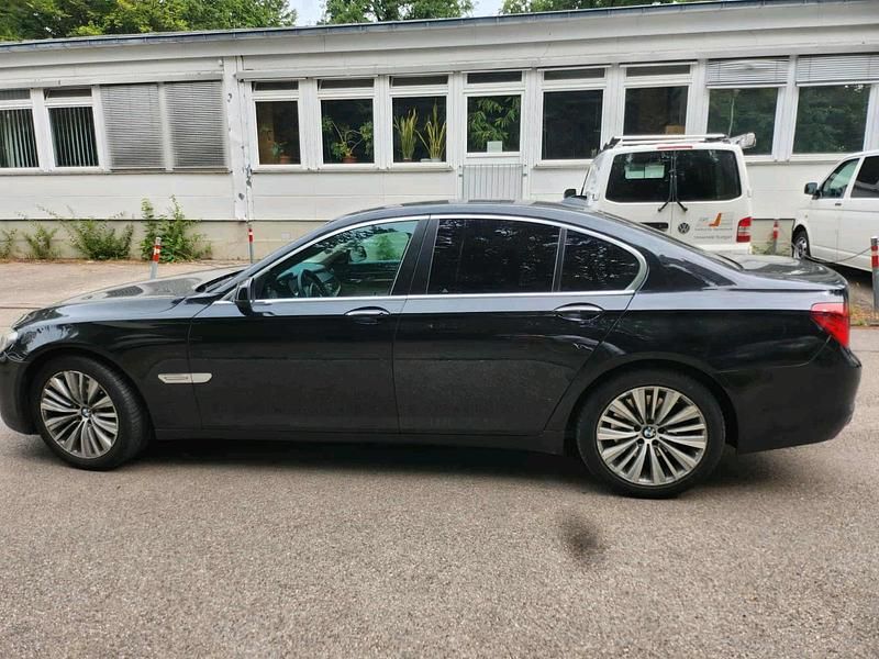 Schwarz Gebraucht 2011 BMW 730 Limousine | 13.500 € (Fairer Preis) - Bild 1/4