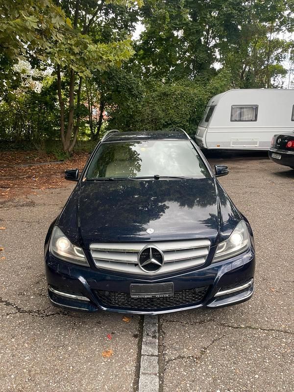 Blau Gebraucht 2012 Mercedes C250 Kombi | 4.250 € (Superpreis) - Bild 1/4