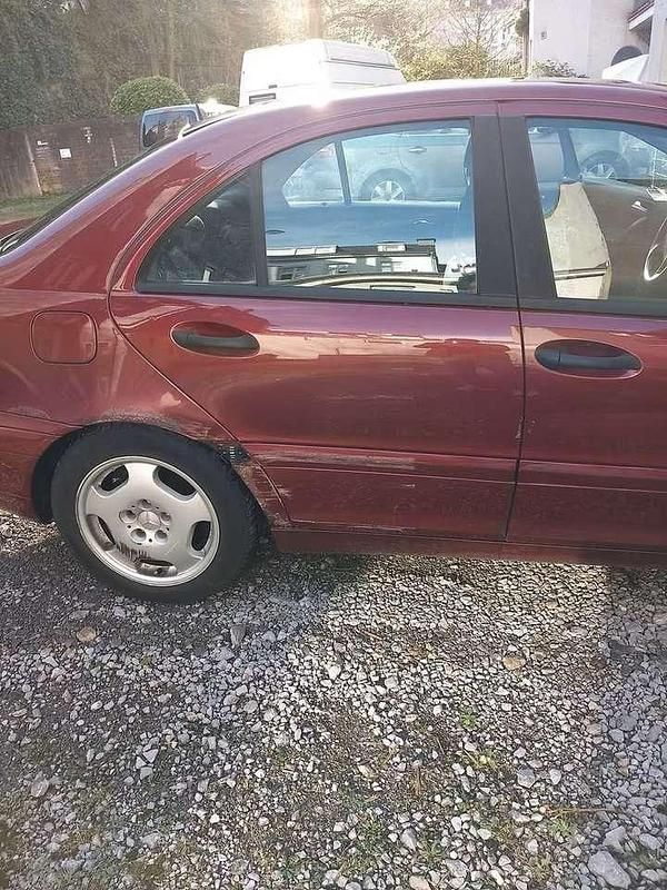 Gebraucht Mercedes C200 Classic 116 PS (85 kW) 2002 Limousine