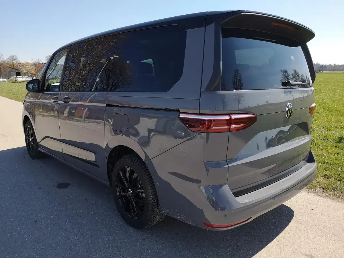 Ny VW Multivan Edition 2025 Grå MPV