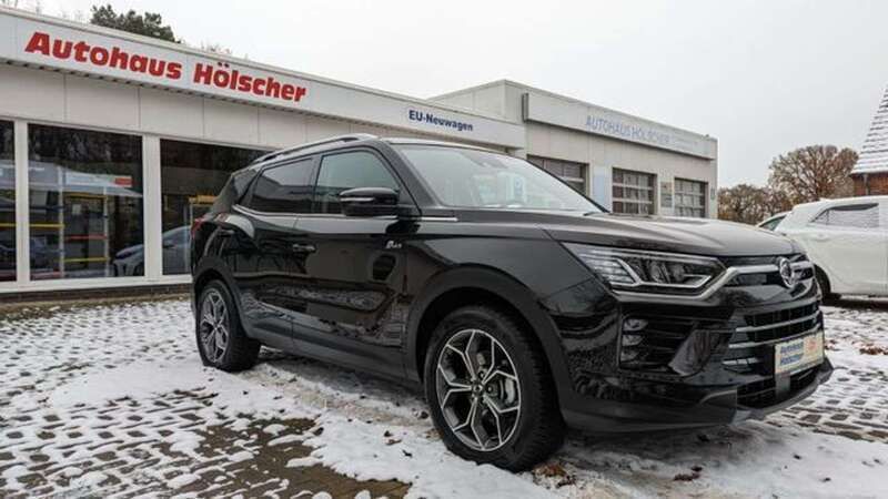Schwarz metallic Gebraucht 2022 Ssangyong (KGM) Korando SUV | 23.990 € - Bild 1/4