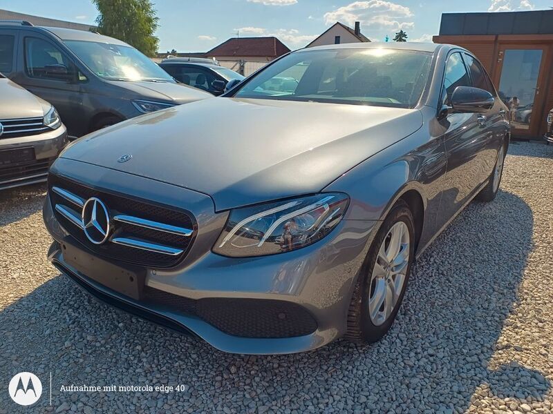 Selenitgrau Gebraucht 2019 Mercedes E220 Limousine | 26.999 € (Guter Preis) - Bild 1/4