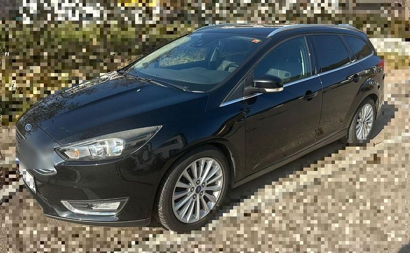 Gebraucht Ford Focus Titanium 125 PS (91 kW) 2014 Schwarz Kombi