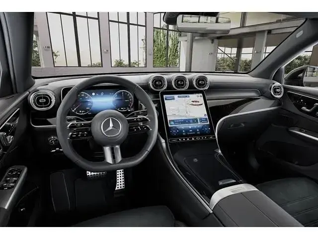 Gebraucht Mercedes GLC300de 197 PS (144 kW) 2025 Grau Limousine