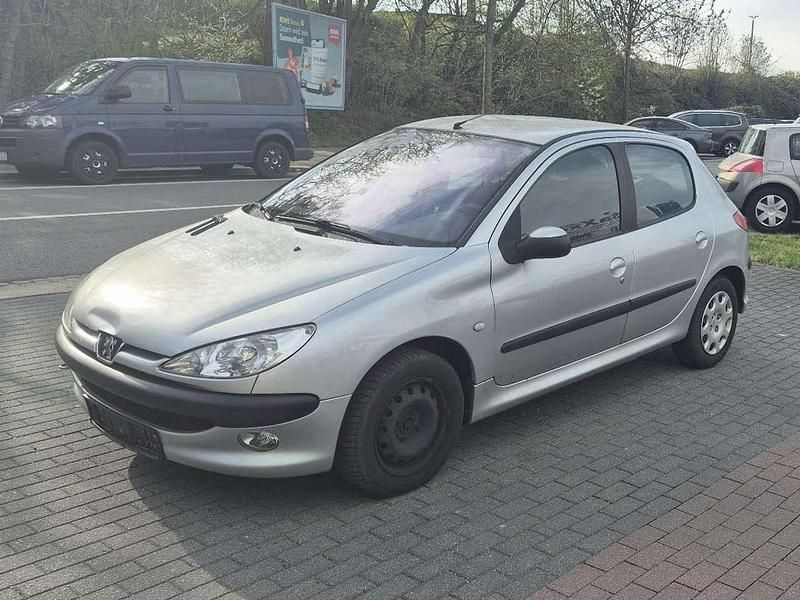 Silber Gebraucht 2004 Peugeot 206 Filou Limousine | 1.000 € (Superpreis) - Bild 1/4