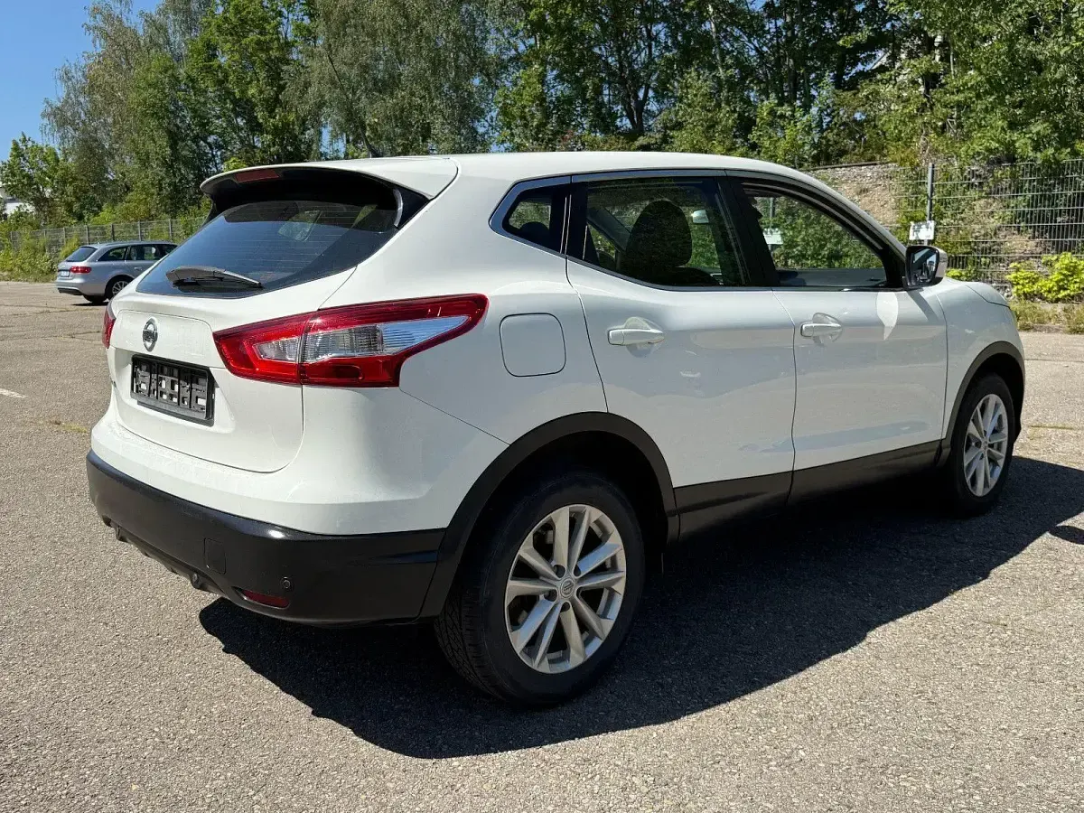 Gebraucht Nissan Qashqai Acenta 116 PS (85 kW) 2014 Weiß SUV