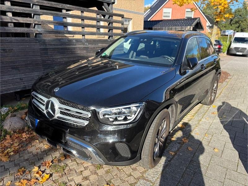Schwarz Gebraucht 2022 Mercedes GLC200 SUV | 38.390 € (Guter Preis) - Bild 1/4
