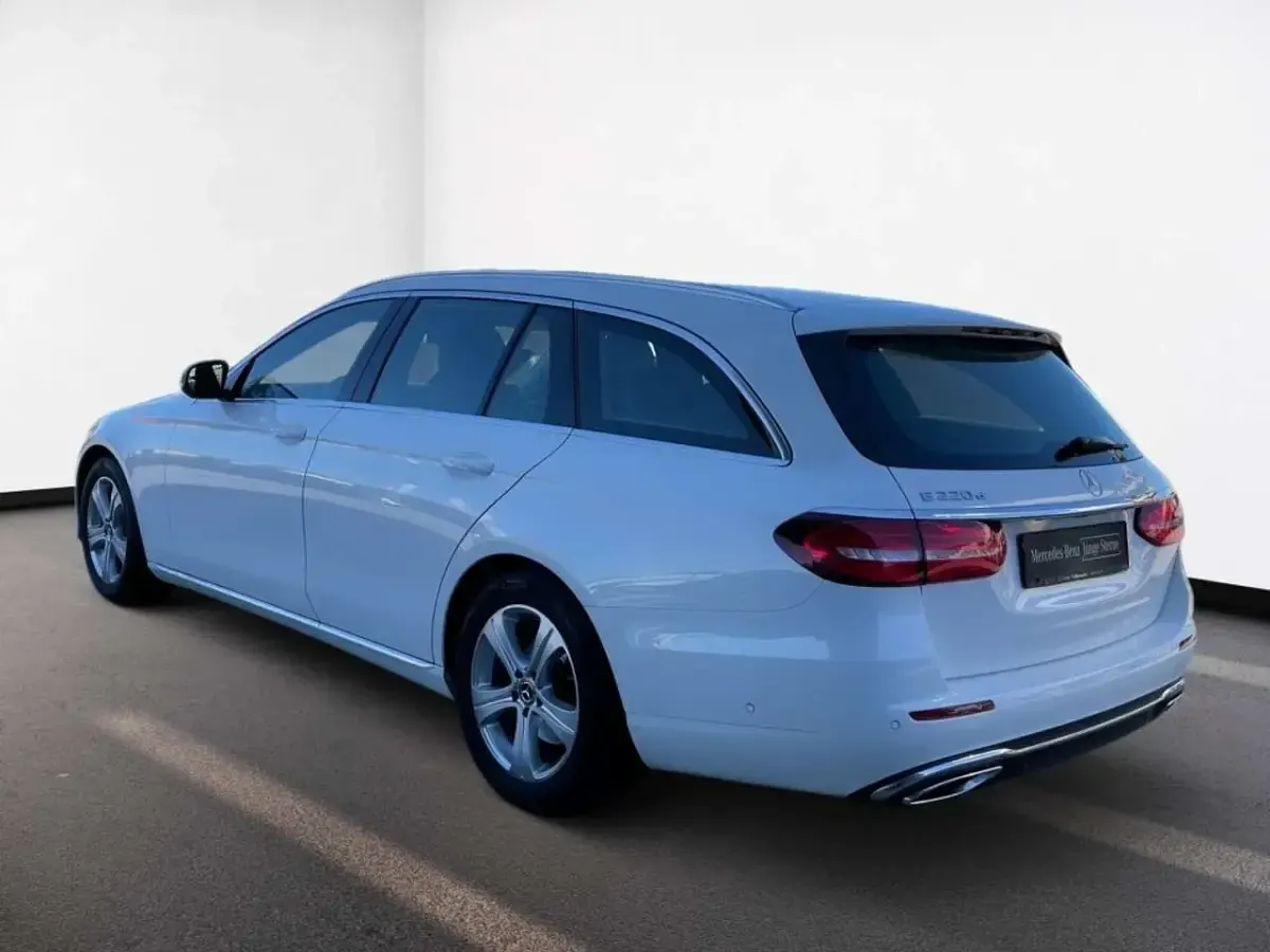 Usado Mercedes E220 Avantgarde 194 CV (142 kW) 2017 Blanco Familiar