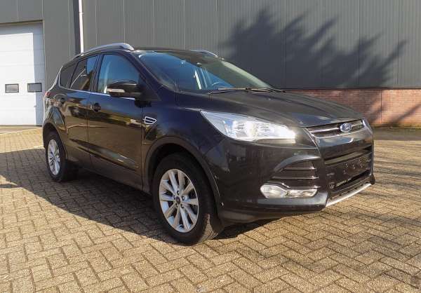 Gebraucht Ford Kuga Titanium 150 PS (110 kW) 2015 Schwarz metallic SUV