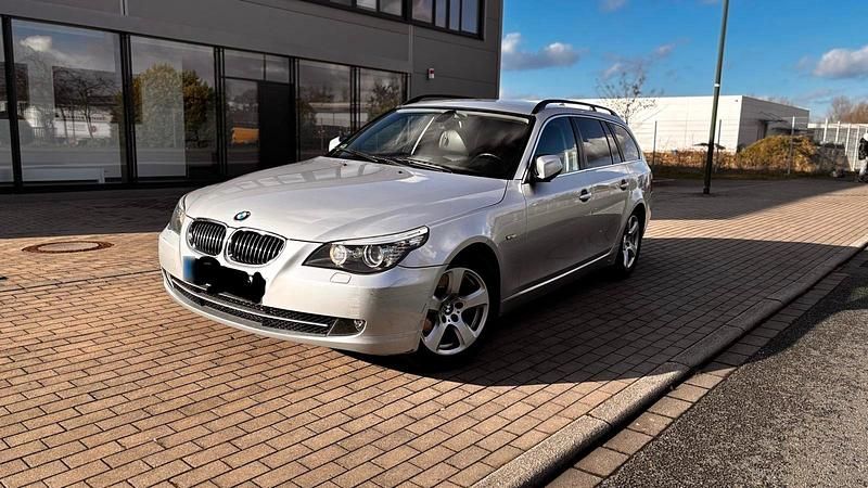 Gebraucht BMW 525 197 PS (144 kW) 2009 Grau Kombi