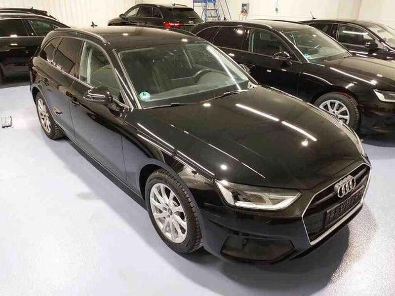 Gebraucht Audi A4 Basis 150 PS (110 kW) 2022 Schwarz Kombi