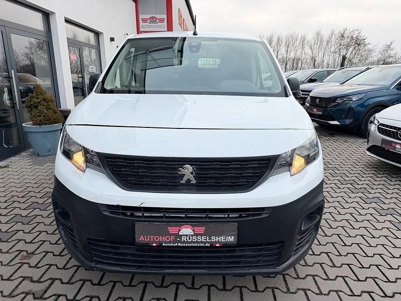 Gebraucht Peugeot Partner 102 PS (75 kW) 2021 Weiß Van / Kleinbus