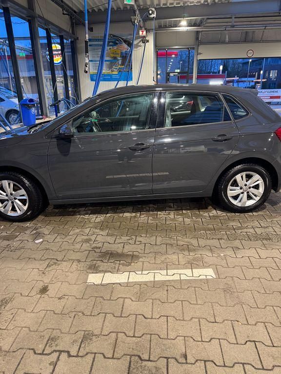 Gebraucht VW Polo Comfortline 95 PS (69 kW) 2018 Grau Kleinwagen