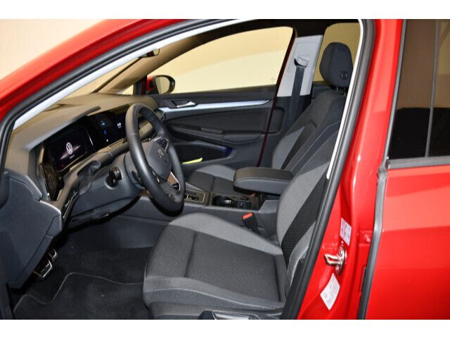 Gebraucht VW Golf VIII Active 116 PS (85 kW) 2023 Kings red metallic (metallic) Kombi