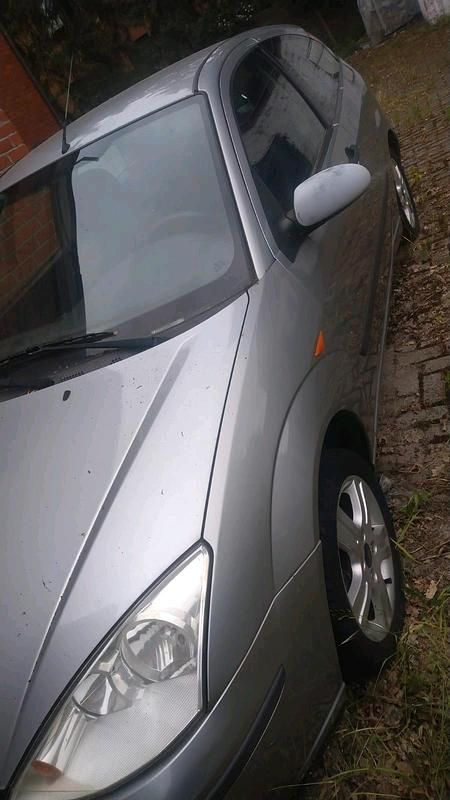 Second-hand Ford Focus 75 CP (55 kW) 2002 Argintiu Hatchback