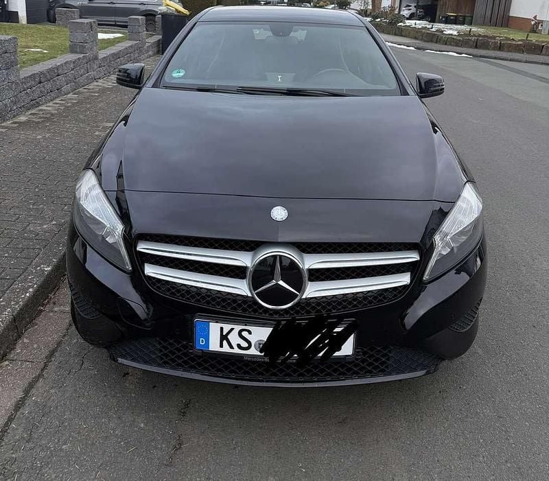 Gebraucht Mercedes A180 Urban 122 PS (89 kW) 2013 Limousine