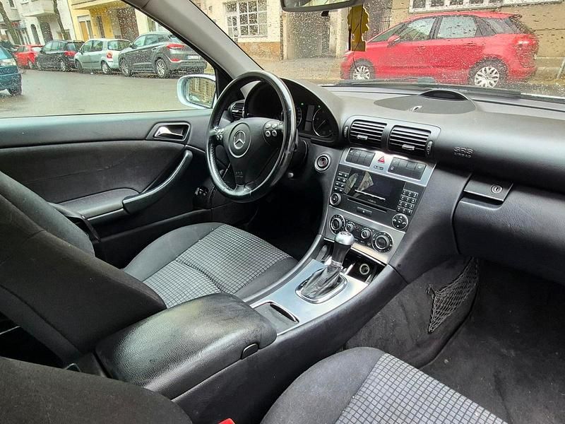 Gebraucht Mercedes C220 150 PS (110 kW) 2004 Grau Limousine