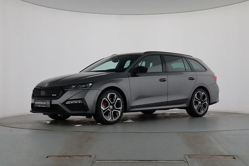 Grau Gebraucht 2024 Skoda Octavia RS Kombi | 36.889 € (Fairer Preis) - Bild 1/4
