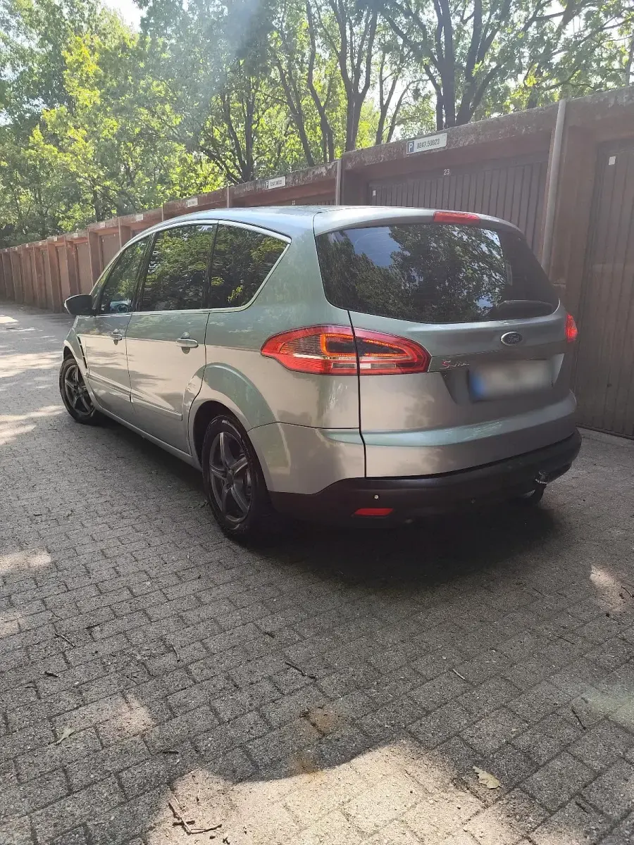 Gebraucht Ford S-MAX Titanium 163 PS (119 kW) 2012 Silber Van / Kleinbus