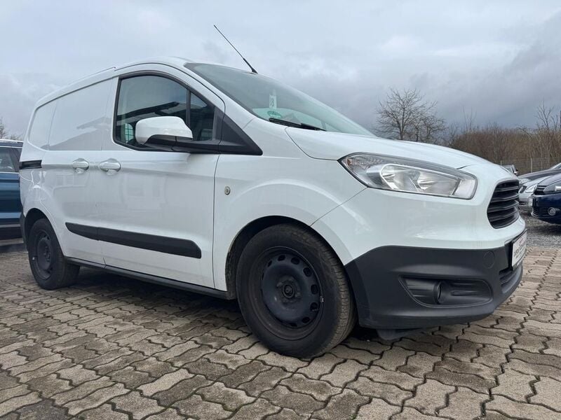 Weiß Gebraucht 2018 Ford Transit Trend | 9.499 € (Guter Preis) - Bild 1/4