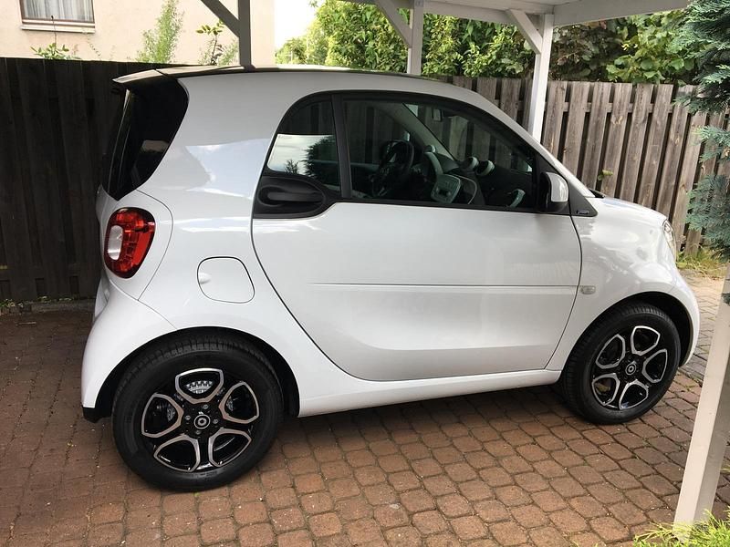 Gebraucht Smart ForTwo Coupé 72 PS (52 kW) 2016 Weiß Coupé