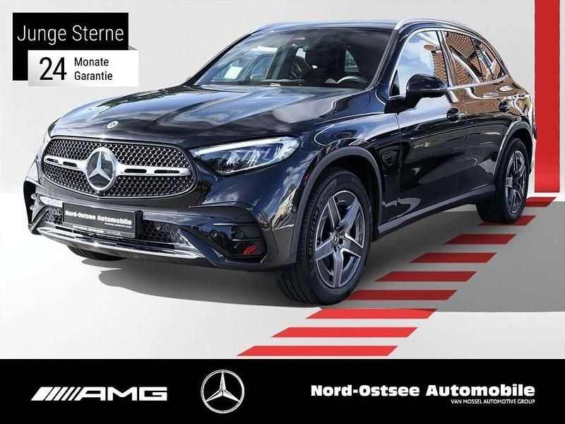 Metalliclack obsidianschwarz Gebraucht 2024 Mercedes GLC300 AMG SUV | 54.090 € (Superpreis) - Bild 1/4
