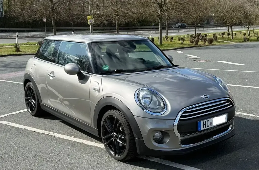 Usado Mini Cooper 102 HP (75 kW) 2017 Cinzento Citadino